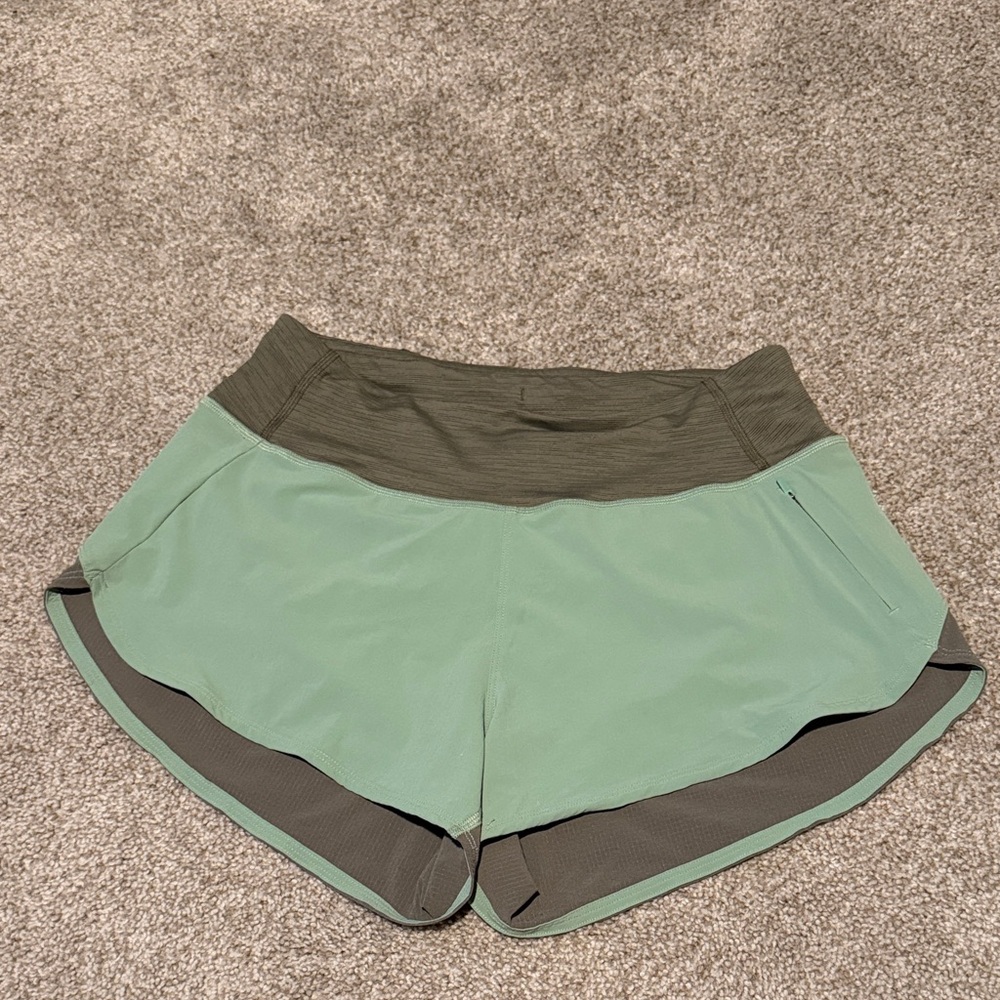 Outdoor Voices Shorts 2.5” M Two-Tone Sage and Olive Athletic Shorts
